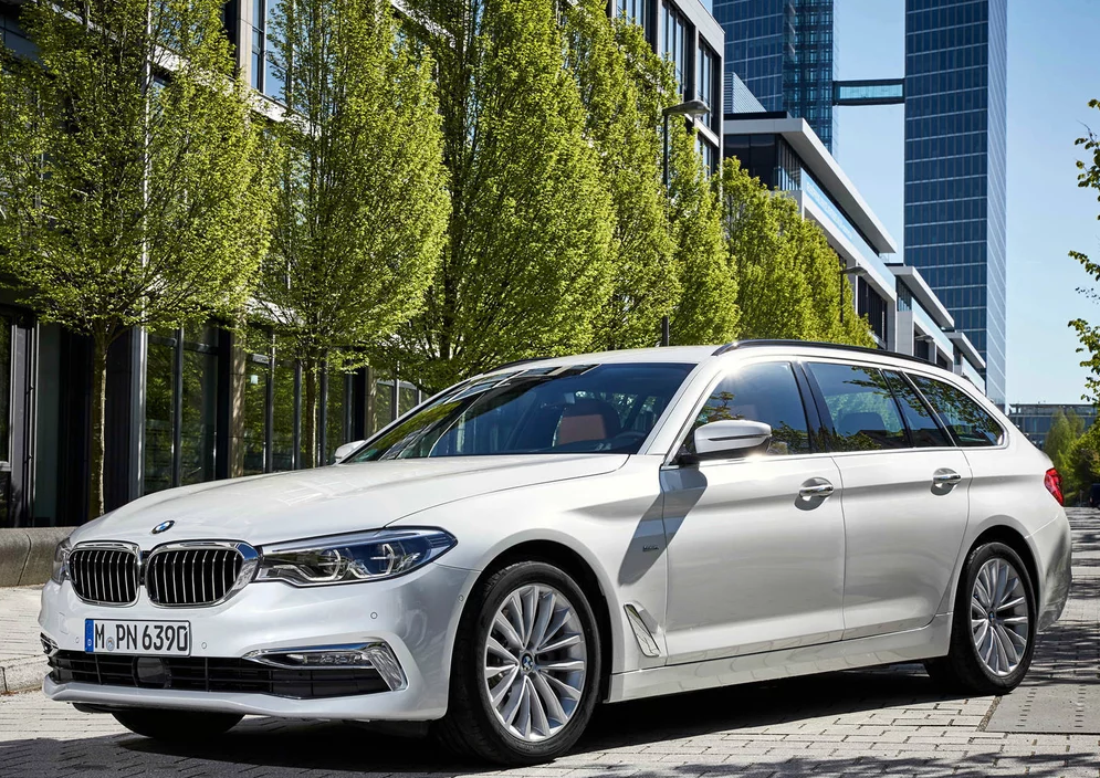 外观漂亮动力一般的宝马5系520d touring luxury line