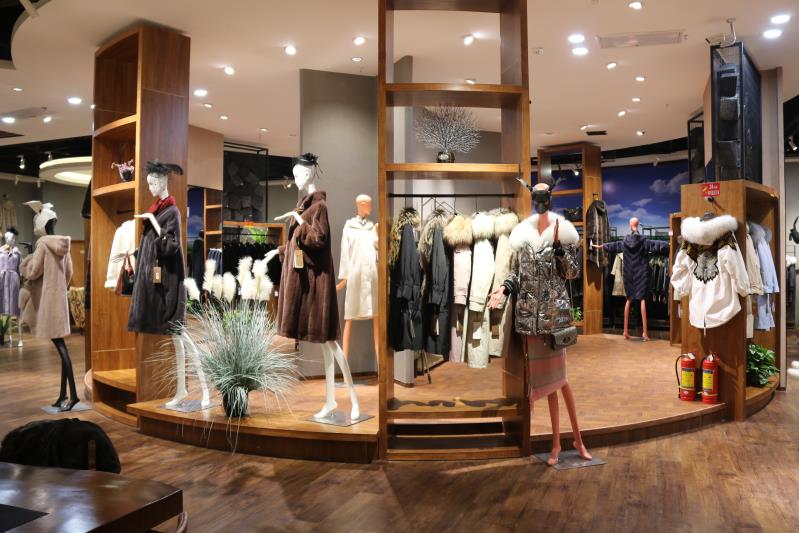 集宁国际皮革城名牌产品鹏亚获"中国驰名商标"