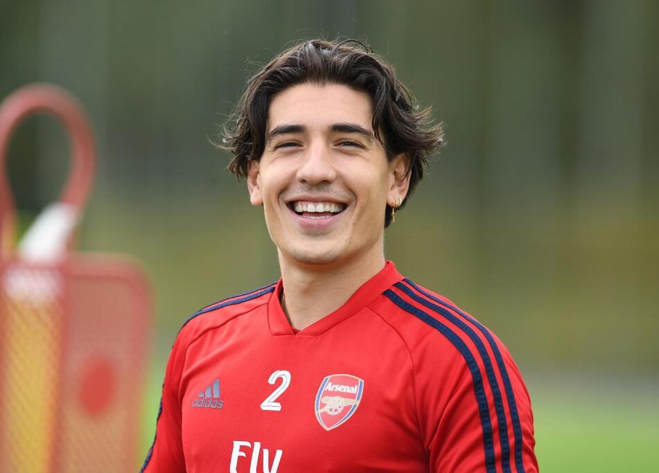 不是玩票!时尚达人贝莱林拉活儿,阿森纳两年正装赞助妥了