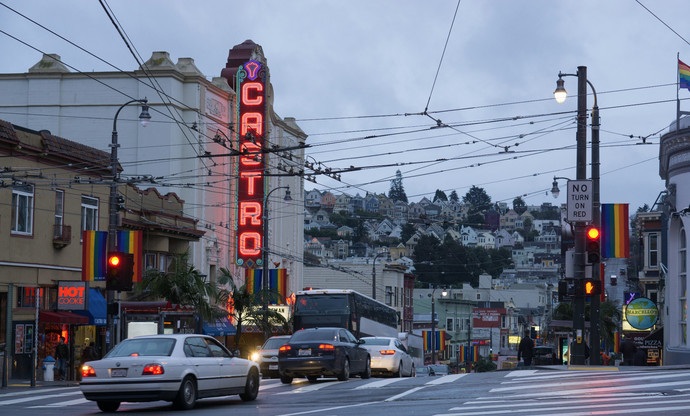 卡斯特罗街曾经是一块和发展绝缘的不毛之地,如今成为繁华闹市