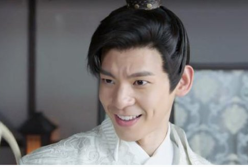 小女花不弃:朱寿背叛不弃,元崇跪求神医治小虾,条件是青芜嫁他