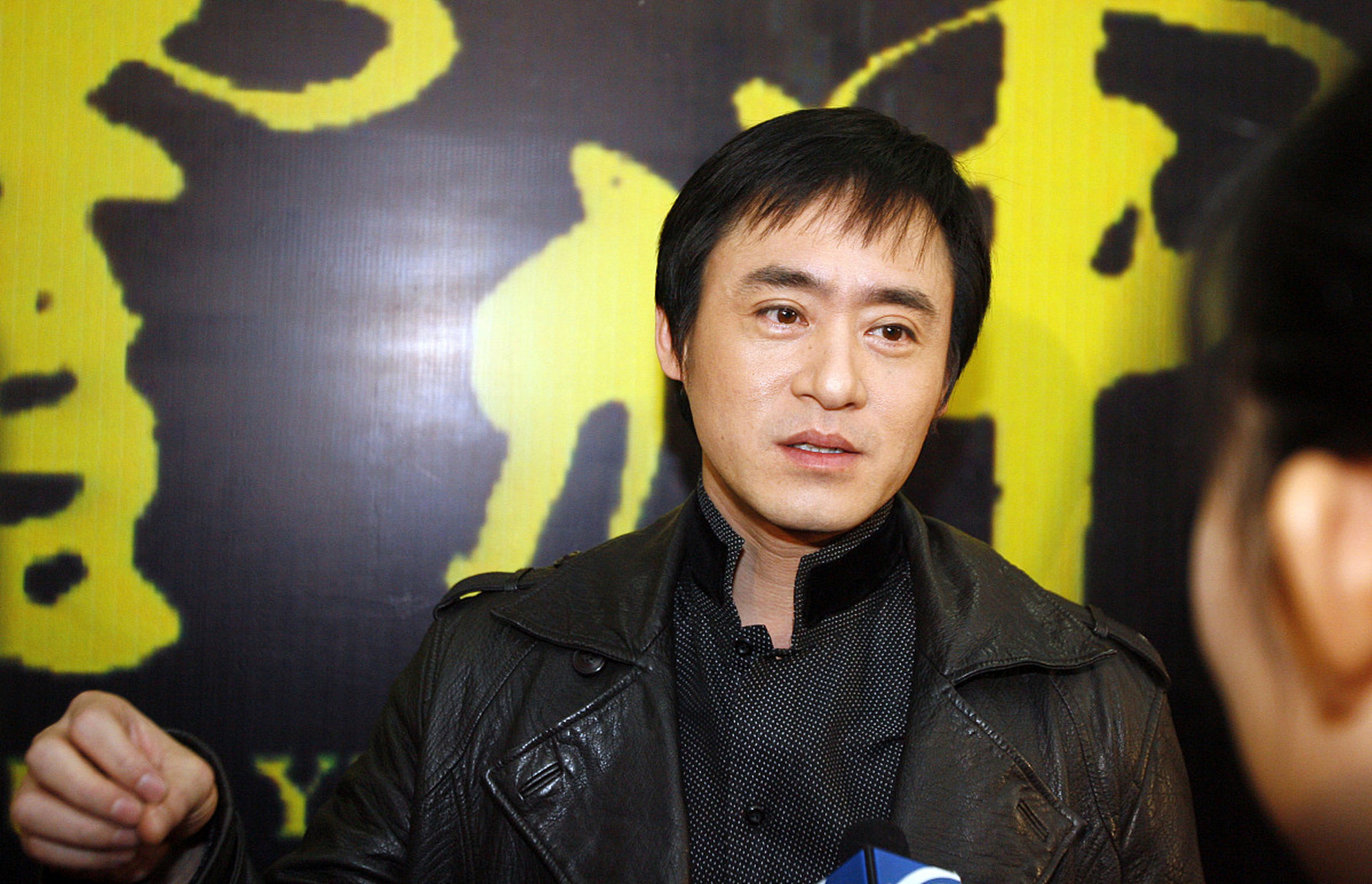 演员修庆,父母疯狂催生,38岁才与妻子育有一子,如今一家幸福美满