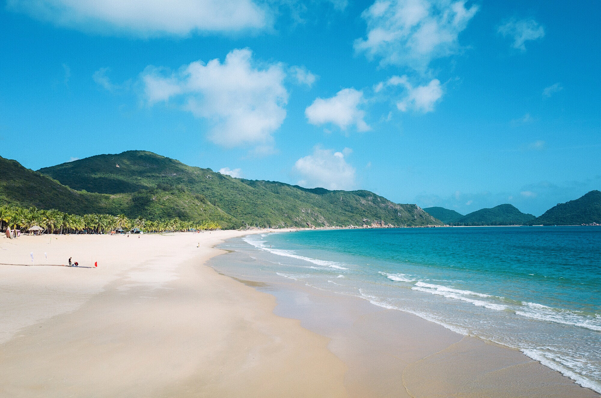 私藏在海南的绝美海滩,距离三亚1小时车程,美如"世外桃源"