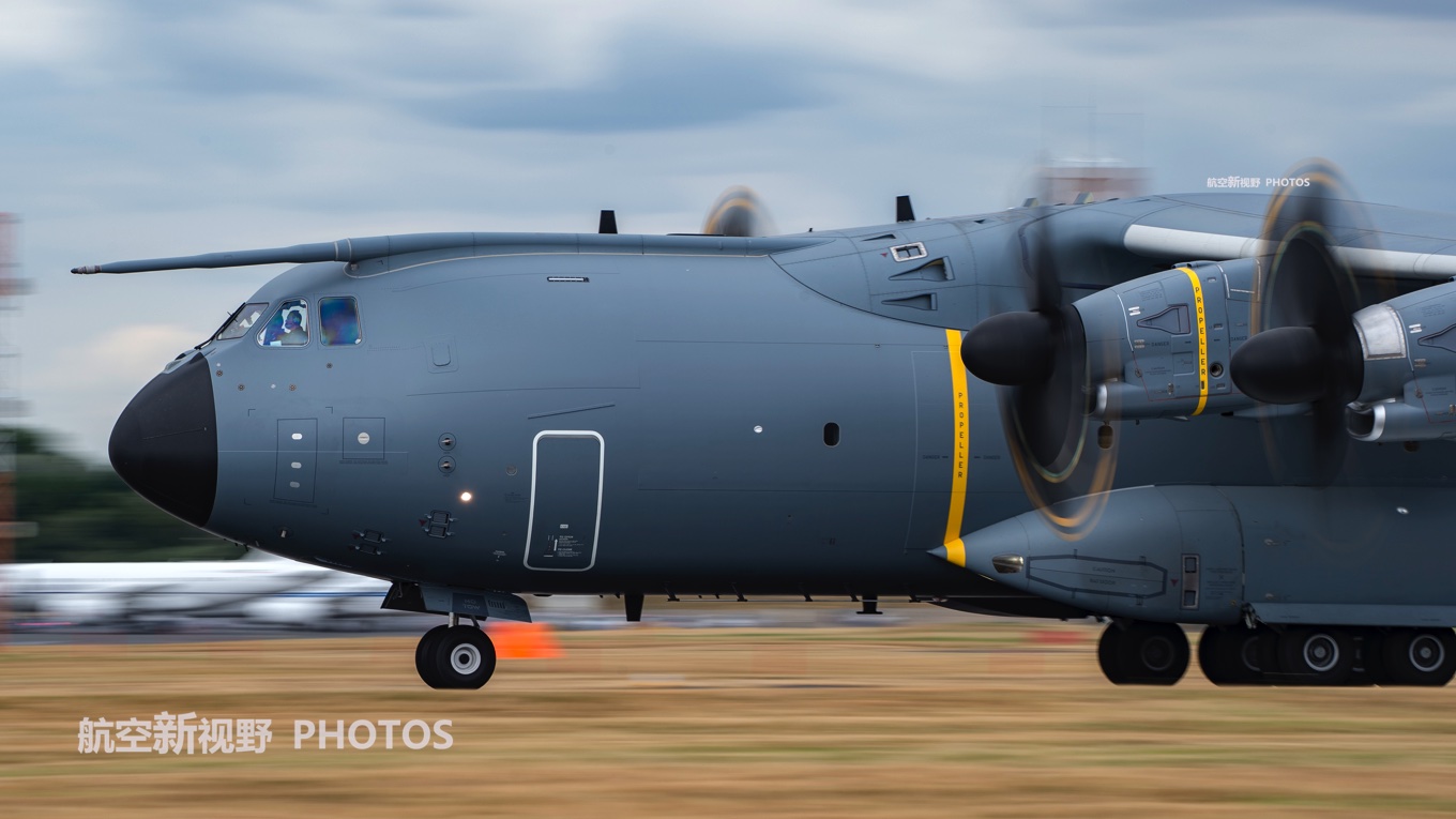 实拍空中客车a400m,现役做工最好的军用运输机,单价13亿人民币