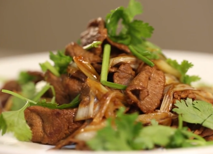 家庭版的葱爆羊肉,冬季必备菜品,赶快收藏一起学习吧!