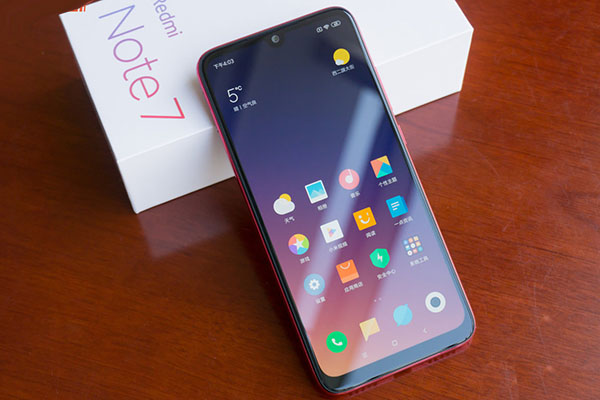 红米第一款旗舰机,简要分析其优缺点