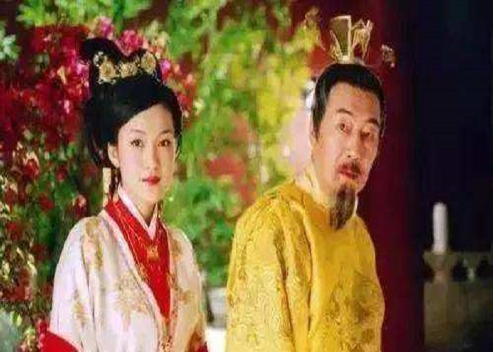 万贵妃跟朱见深最开始是有过一个孩子的,不过这个孩子在生下来没多久