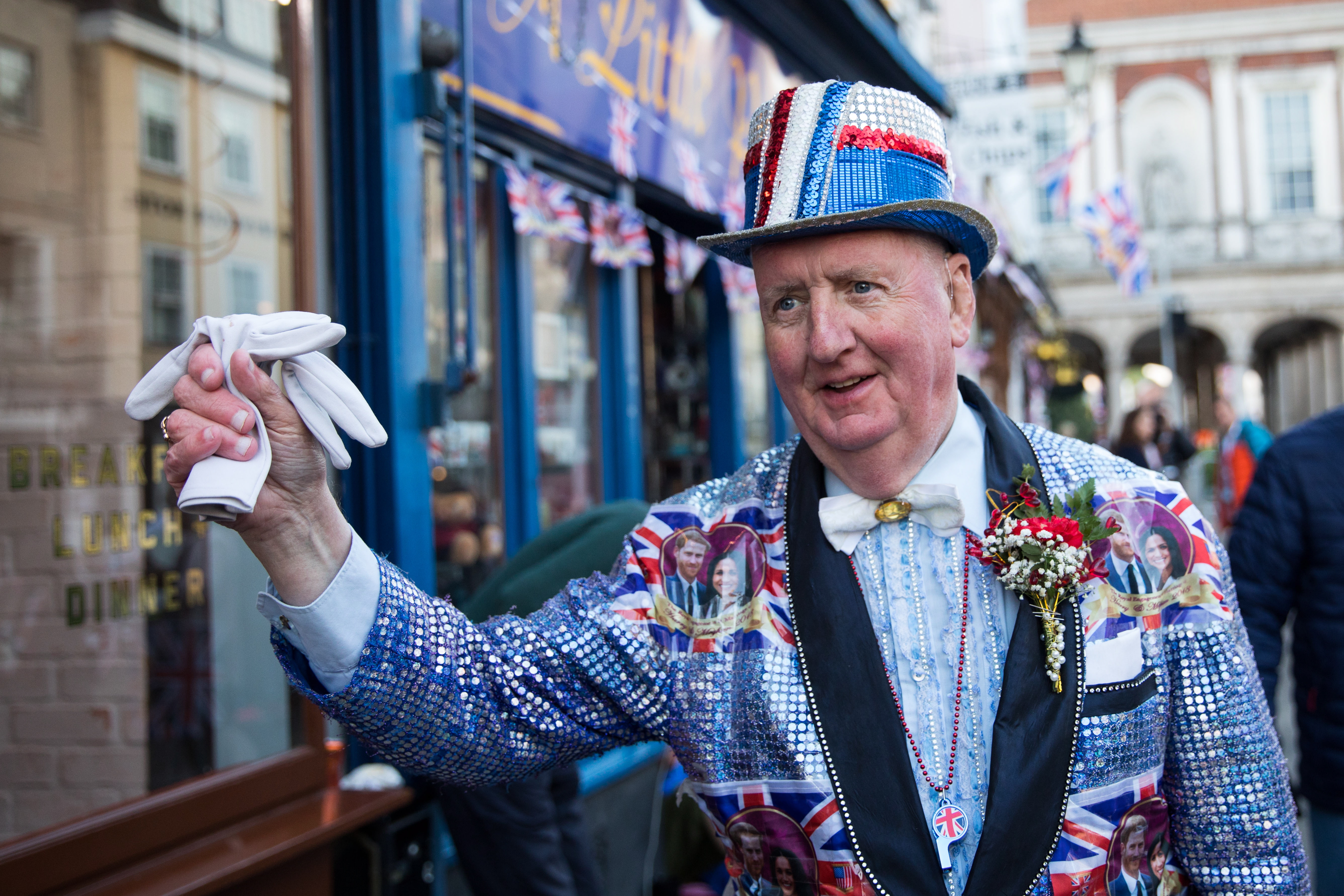 民众关注英国王室婚礼(17)