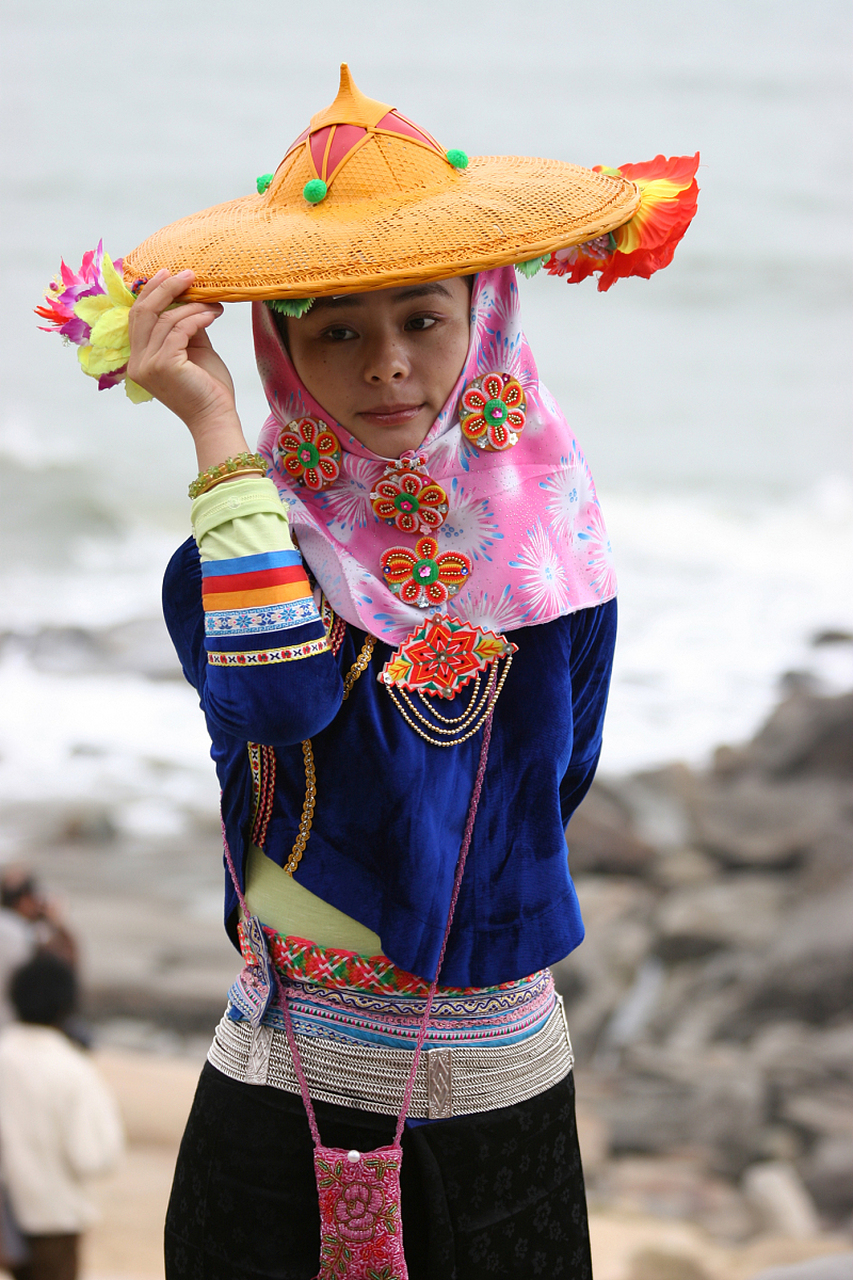 惠安女,与蟳蜅女,湄洲女,并称"福建三大渔女".