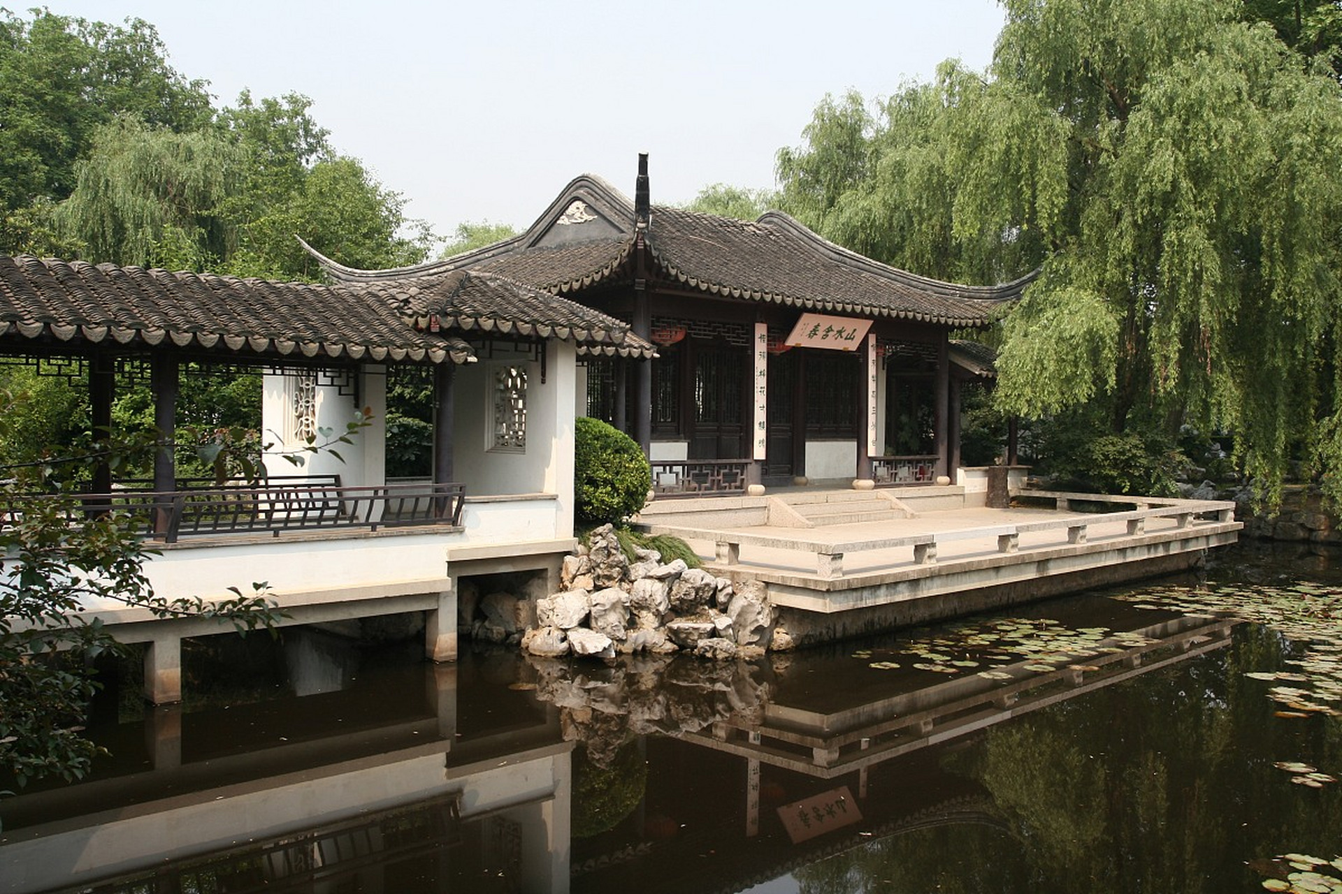 位于江苏省南通市如皋县的水绘园景区,是一处充满诗意与典雅的世外