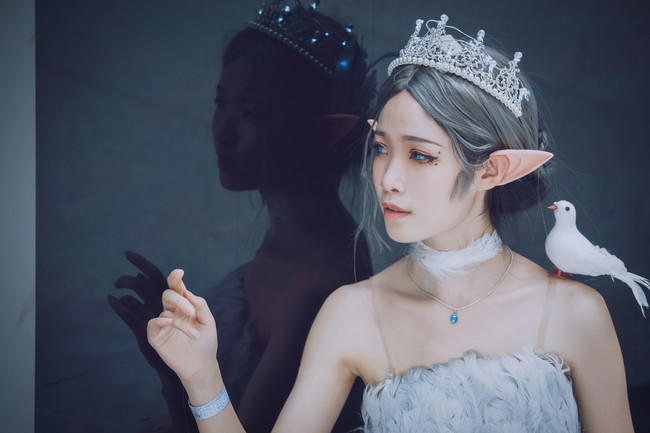 精灵冰公主海琴烟cosplay:七夕节,公主与老实人更配哦