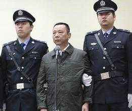 乔四爷赫赫有名的金牌打手,令人毛骨悚然,现在却要饭为生