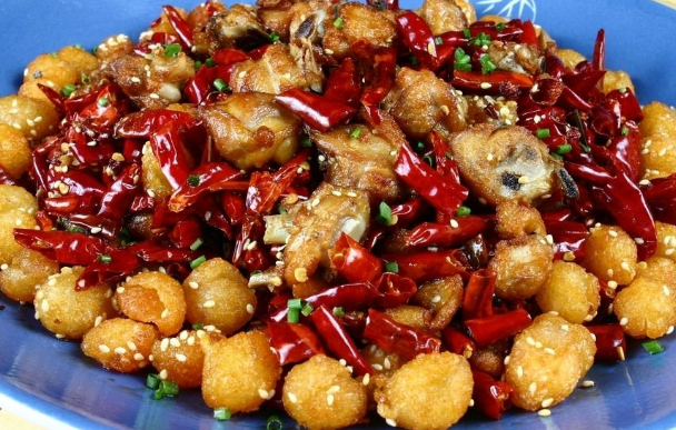 辣子鸡色泽红润,麻辣鲜香,酥香爽脆,高清图片赏析