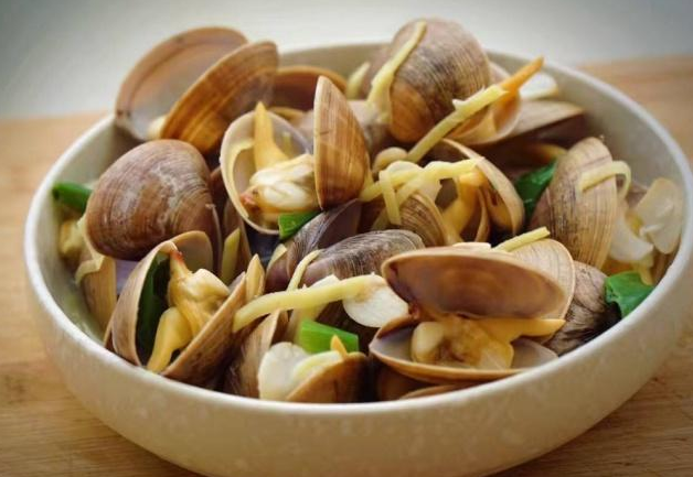 海边最便宜的4种小海鲜,游客看后很嫌弃,海边人:不识货!