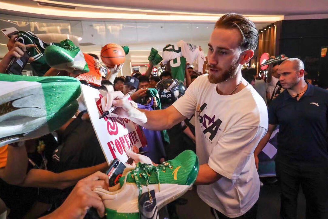 流连忘返!海沃德更新社媒晒出中国行组图并表示感谢