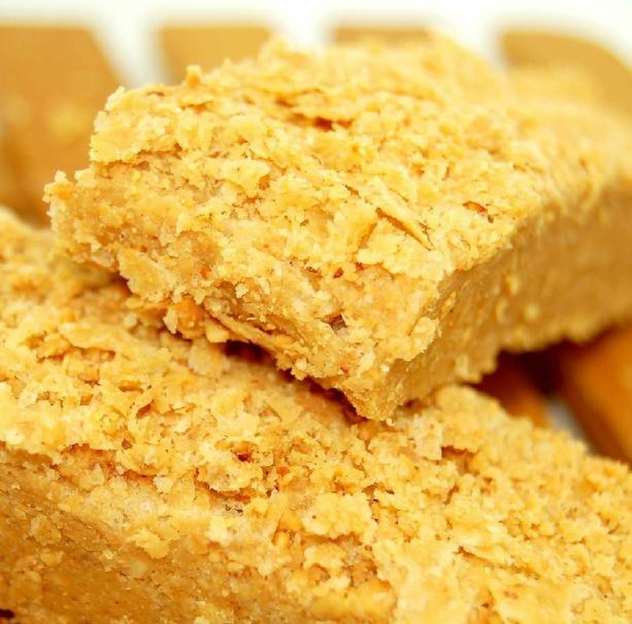 打卡济南夜市#花生糕是河南省开封地区地方传统名特产.