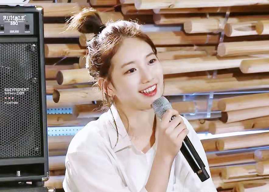 中韩女星丸子头look:裴珠泫的颜值让人服气,鞠婧祎甜过初恋啊