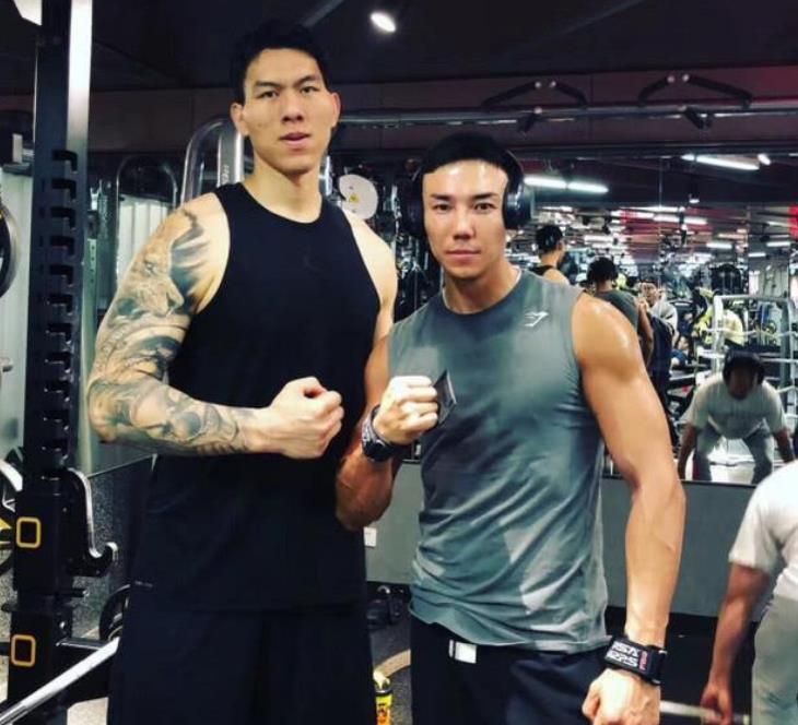 中国铁牛张鸿林,宁可打野球也不进cba,年薪超百万女友貌美如花