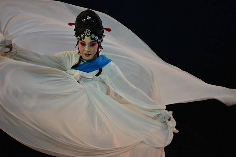 "孟姜女哭长城"的故事是怎样的?秦始皇该不该背这个锅?