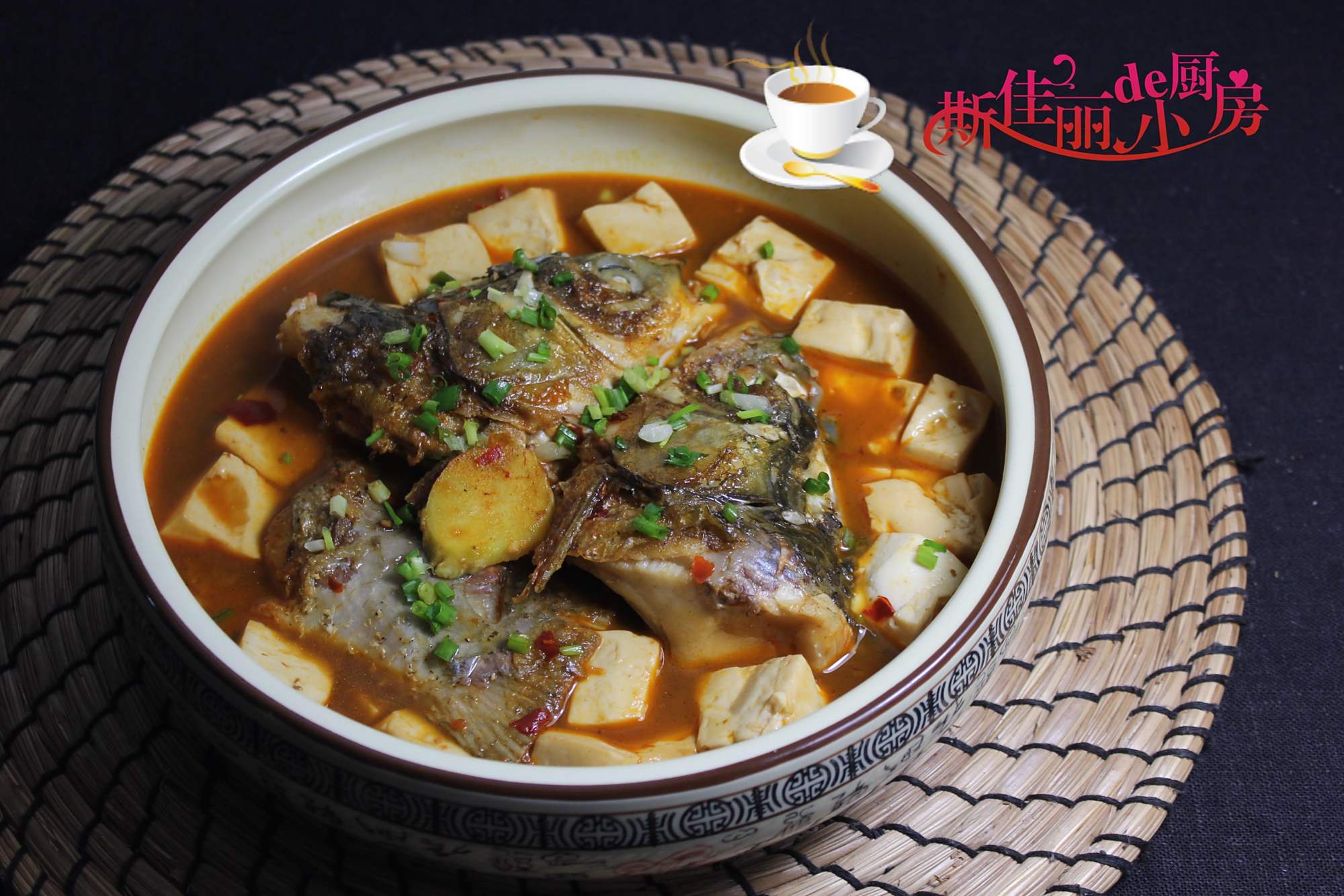 鱼头炖豆腐时,万万别直接下锅炖,多加这一步,鱼头不腥还特鲜美