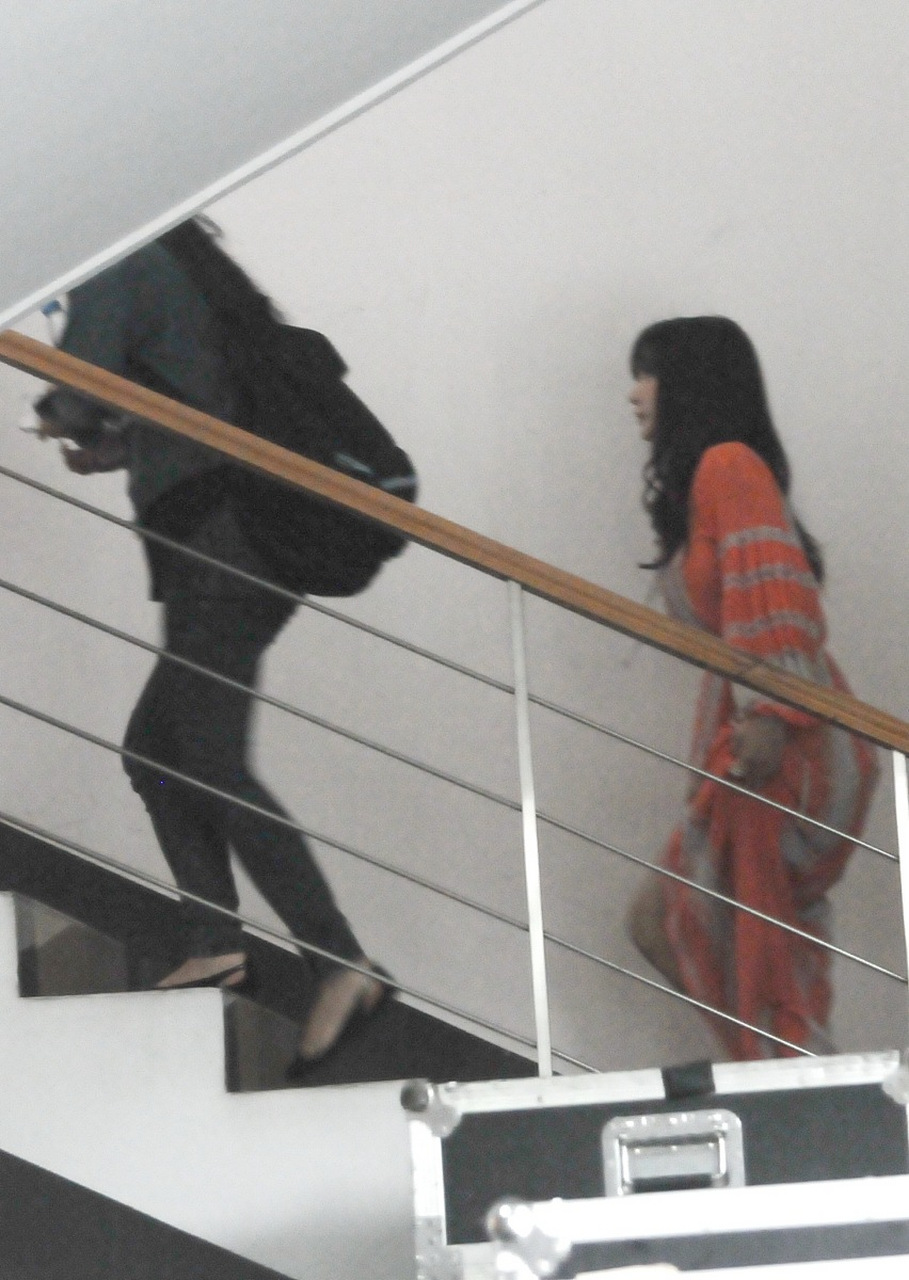 【#江西一男子在楼梯间殴打女子# 多部门介入调查】