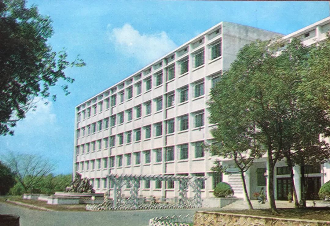 华中科技大学70,80年代是什么样子的?一起看看吧,陌生又熟悉!