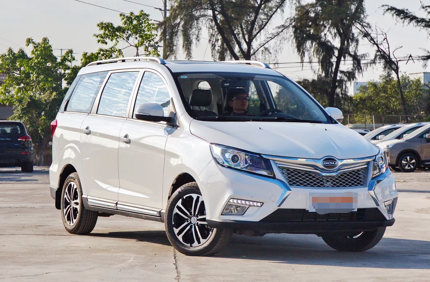 比速m3 1.5l手动豪华型,符合年轻人的审美,开出去排面十足