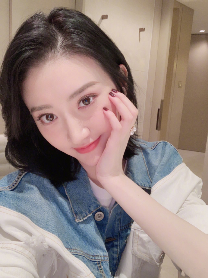 怎么捧都徘徊二三线的女明星,你第一个想到的是谁?
