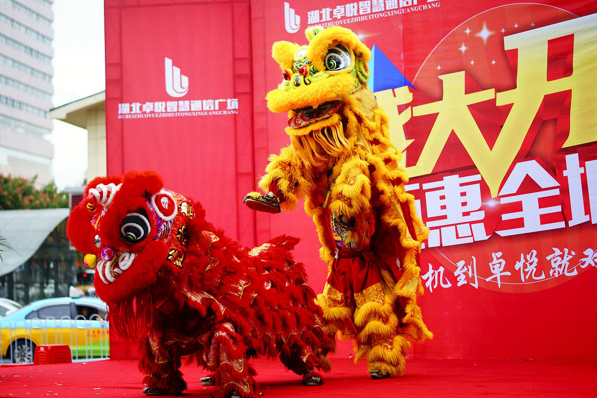 咸阳舞狮队165x8513x0757专业舞狮团队,开业舞狮表演,敲锣打鼓,气球