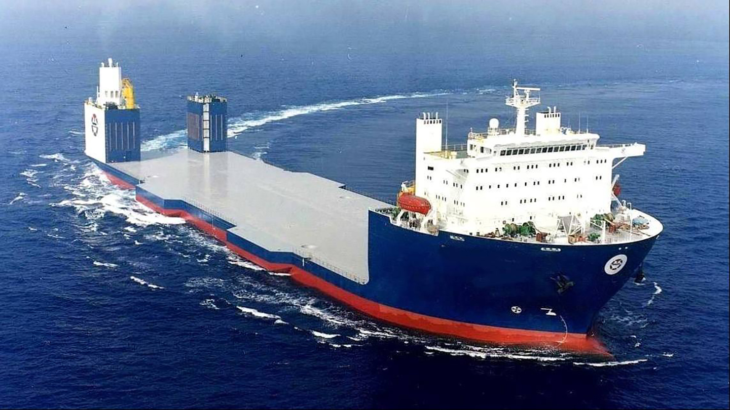 10万吨级货轮图片
