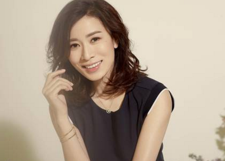 曾是tvb"双料视后",陈浩民的前女友,如今43岁单身却活出自我