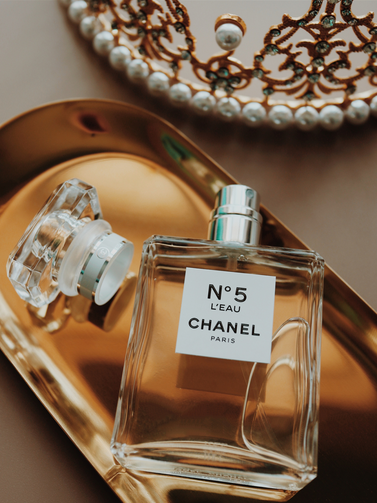 女生一生必入的10款大牌香水,经典香奈儿,热巴同款皆在榜!