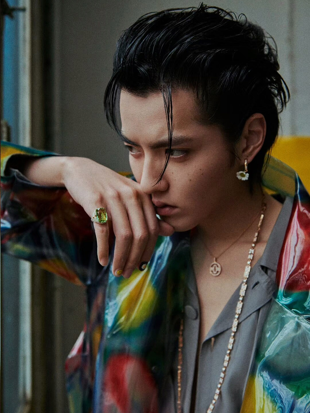 男明星也爱涂指甲油?吴亦凡周震南任性挑战,造型居然更加惊艳!