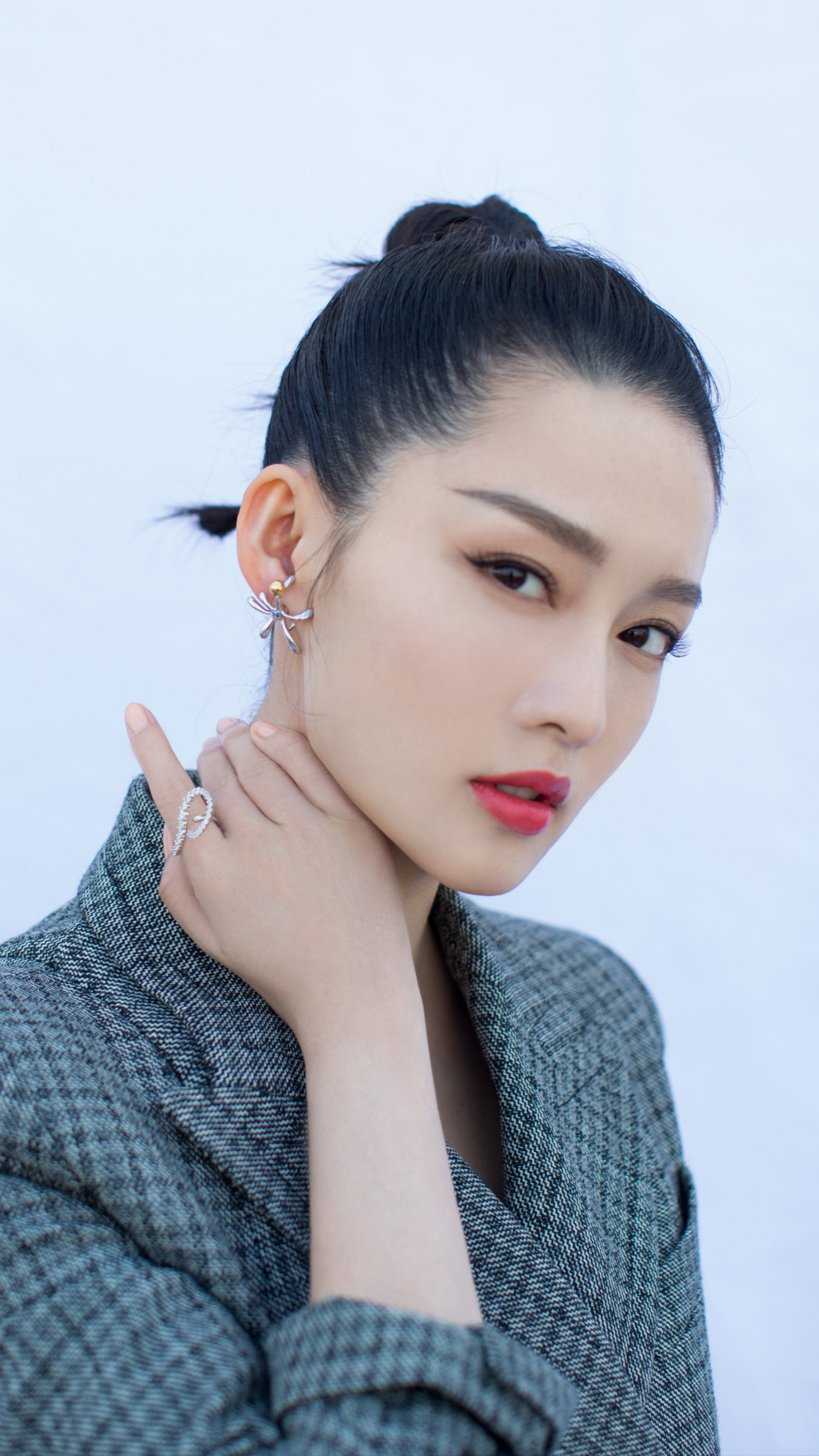 李沁精美壁纸:凌厉又性感,霸气外露啊!