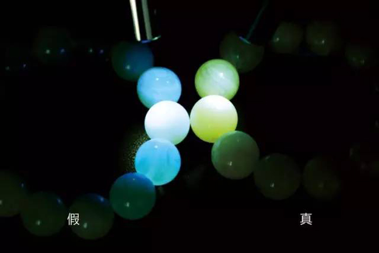 真琥珀的灯光鉴定方法,琥珀真假鉴定比较图片