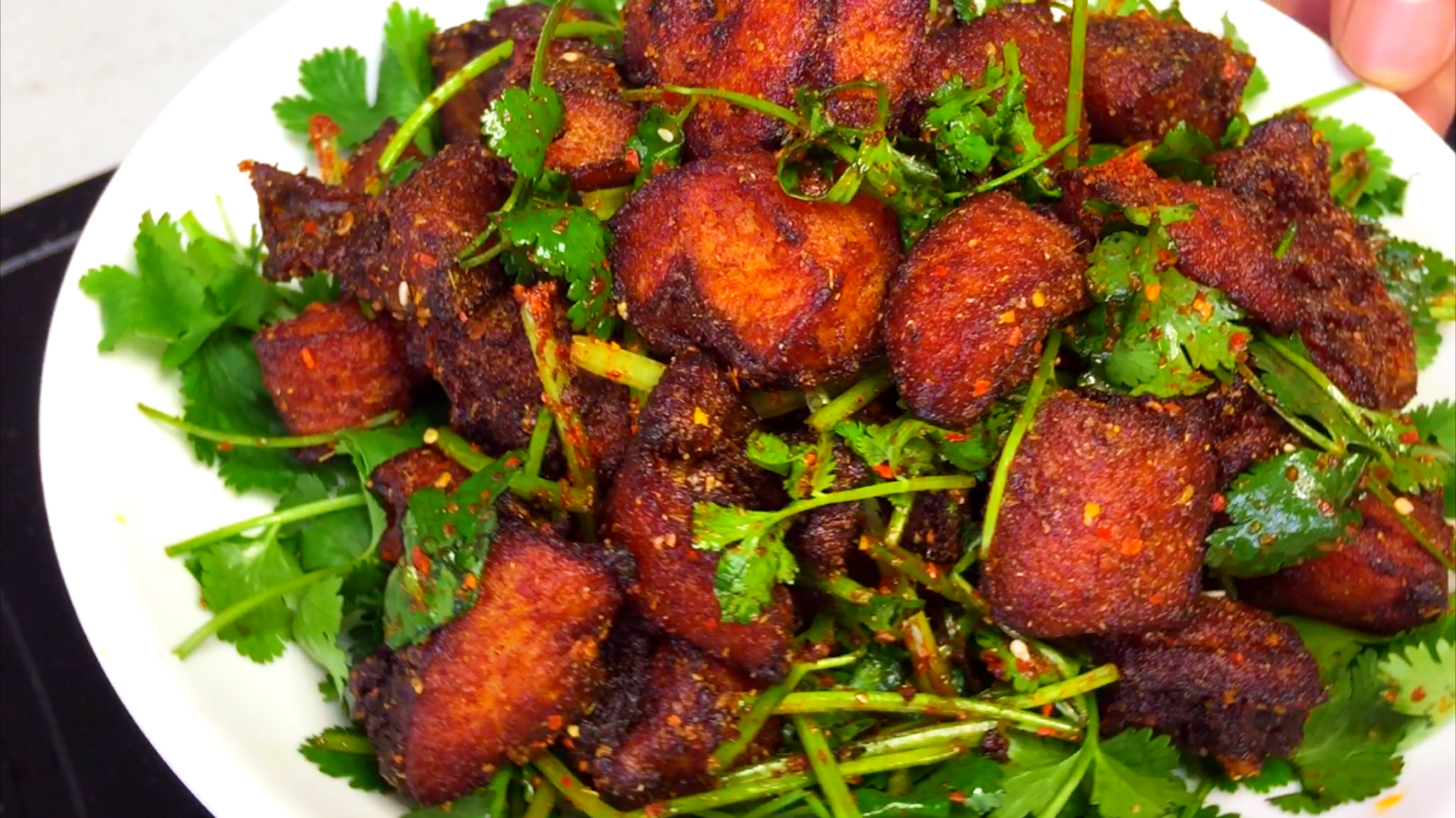 今天做鱼吃,我还是比较喜欢这种烧烤味的鱼肉丁,大人小孩都爱吃