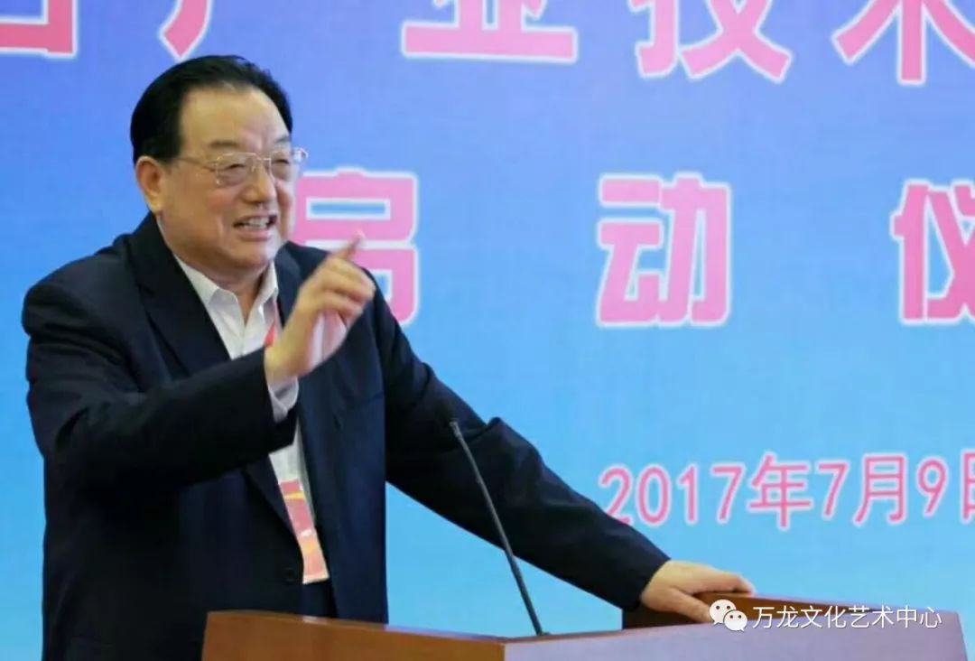 【野草百家】不与群芳争宠艳 但凭本色起斑斓——野草诗社社长李殿仁