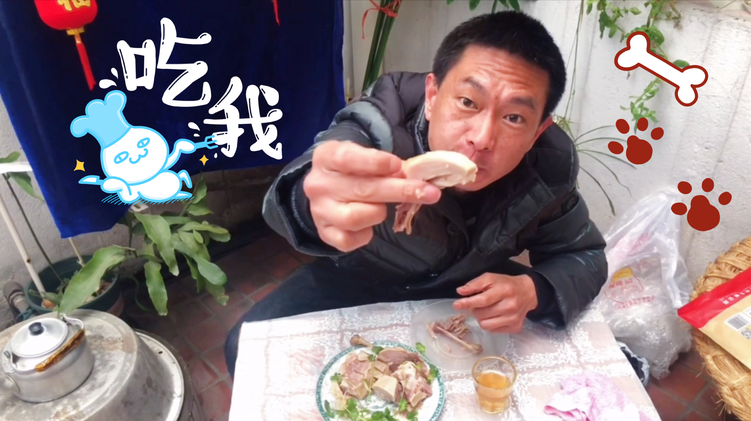 南京盐水鸭远近闻名,大浪啃半只下酒,和北京广州的鸭子有啥不同