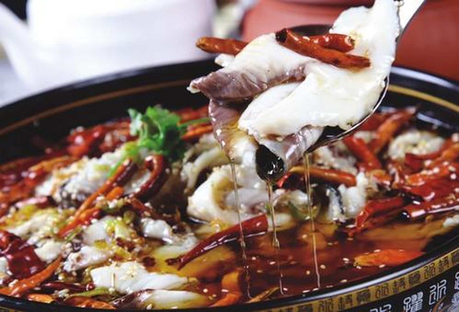 "乌江鱼"是遵义乌江镇的一个历史悠久,独具特色的饮食品牌,四秀皆宜