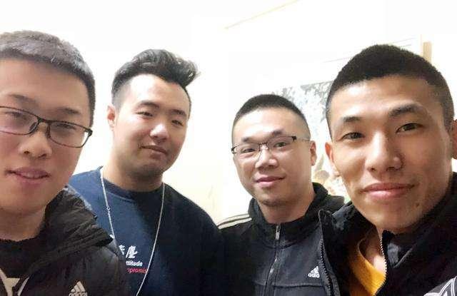 都说大坤坤是国服第一肝帝,看到东方月初的代练,网友直呼太拼命