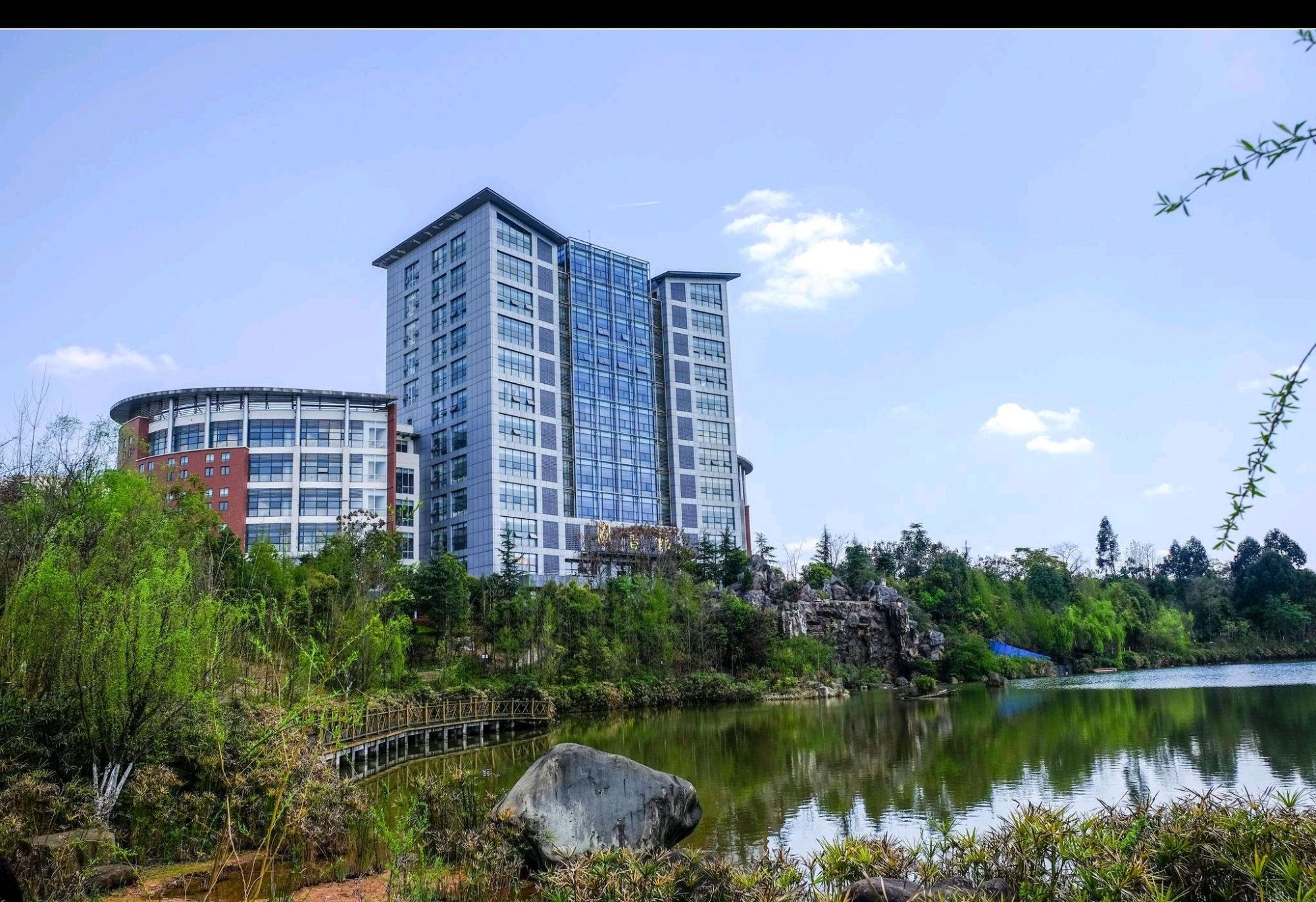 云南师范大学和四川师范大学,谁才是西南第一师范大学