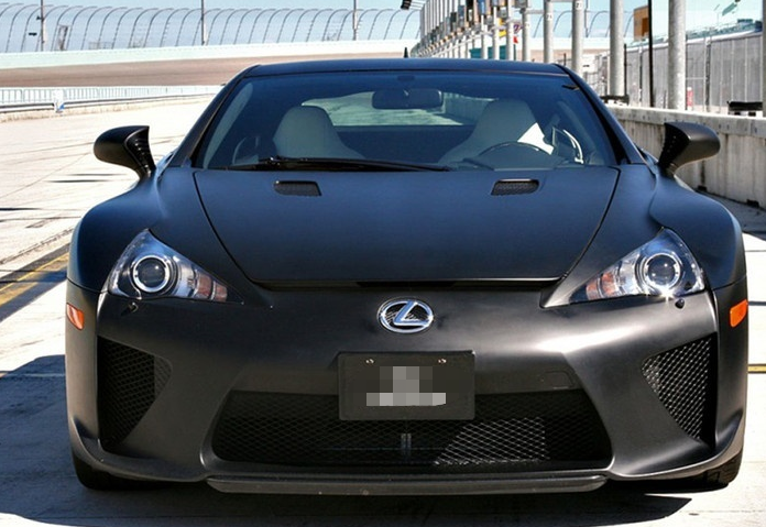 这款雷克萨斯lf-a颜值很高,舒适感也非常不错,开出去回头率很高