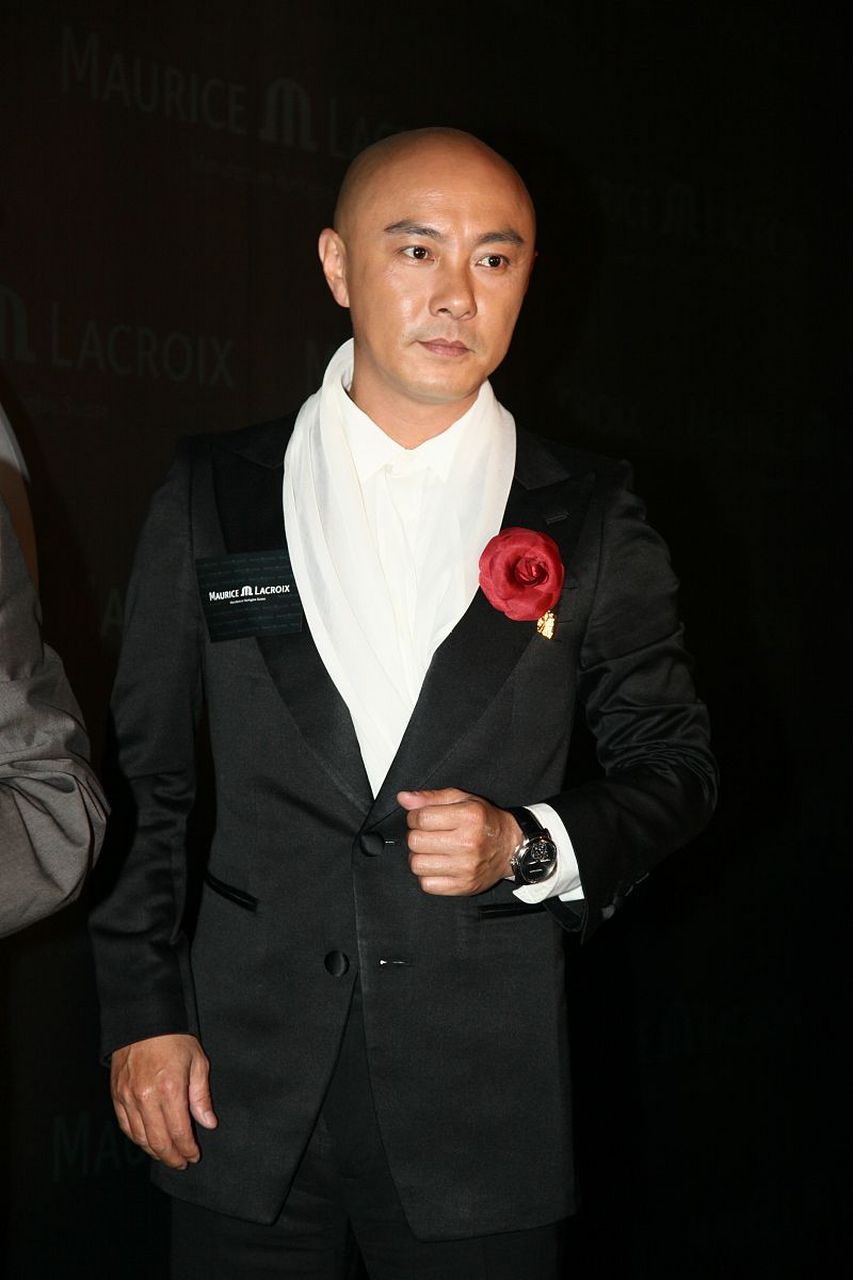 一次,主持人问张卫健:"你被张茜骂过吗?"张卫健一脸委屈地说:"骂过,经