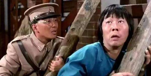 僵尸三人组仅剩一人,"英叔","文才"已逝,"秋生"难承衣钵