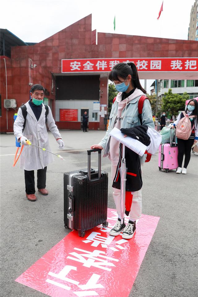 广安:久违了,我的校园