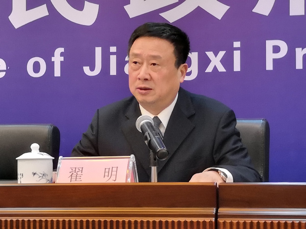 会上,省政府副秘书长,省机关事务管理局党组书记,局长翟明告诉记者