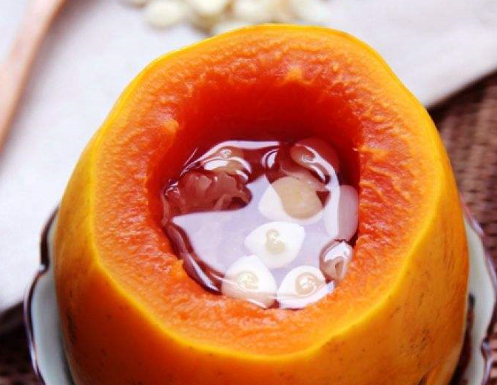 一组冰糖炖木瓜的美食照片,你喜欢吗?