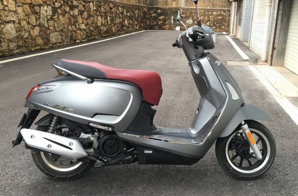 国产复古踏板车光阳any like150,车友:都市文艺青年必备!