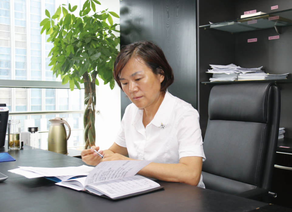 李翠玲扎根基层22年,城里姑娘成街道贴心当家人