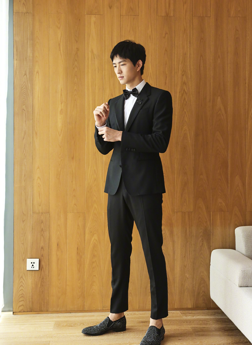 春夏金大川机场牵手公开恋情,最萌身高差同框超甜